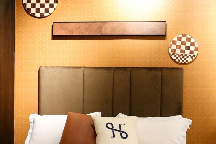 Room 60 of 326