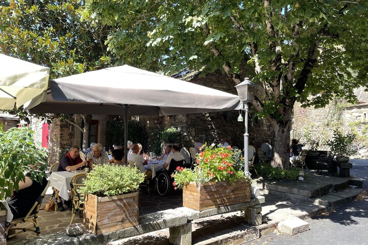 Dining 60 of 68