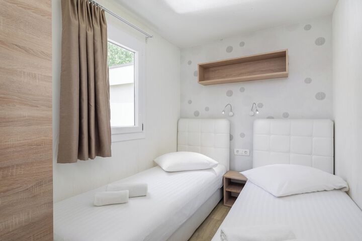 Room 9 of 71
