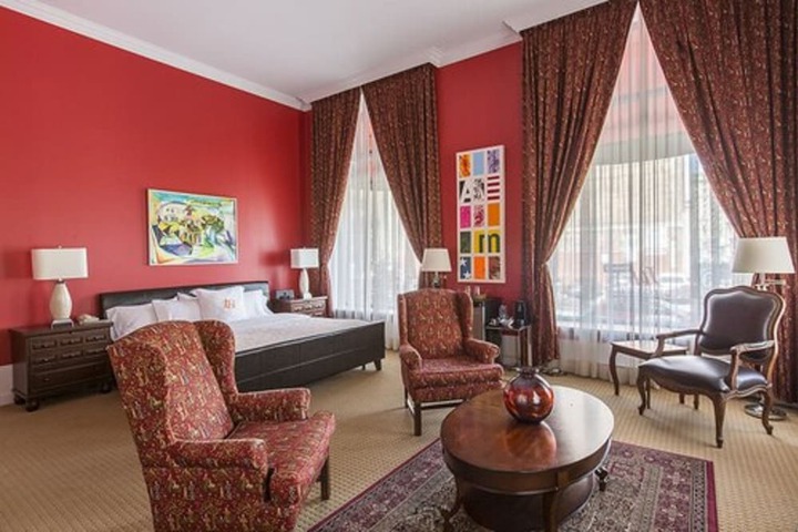 Room 33 of 72