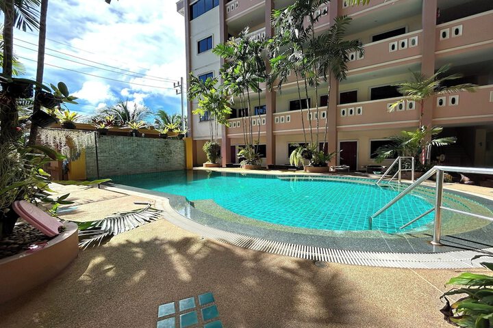 Hotel Pool