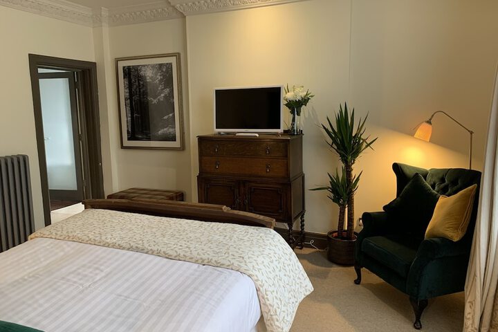 Room 12 of 37