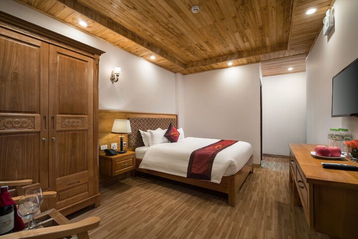 Room 11 of 40