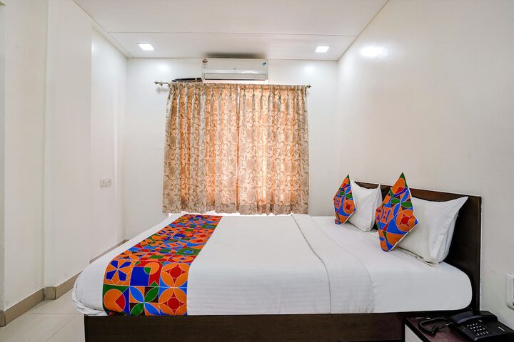 Room 14 of 30