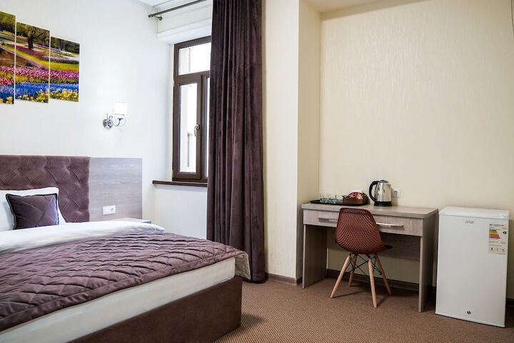 Room 15 of 46