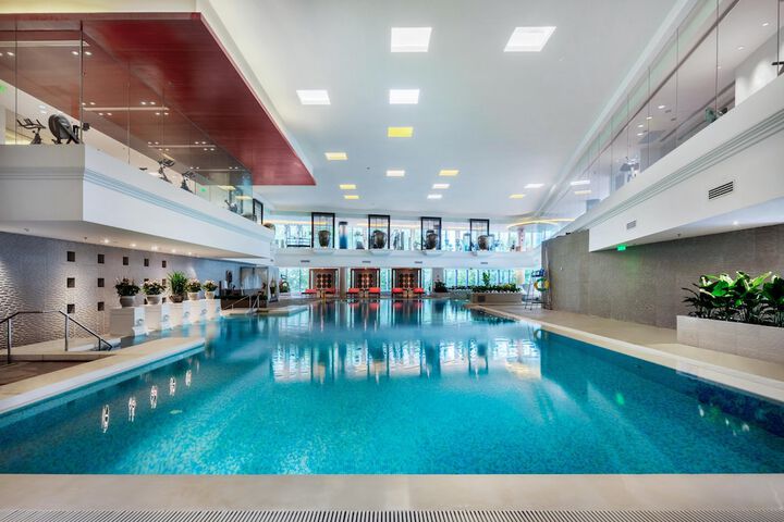 Pool Hotel