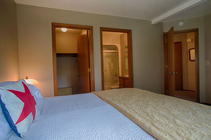 Room 18 of 231