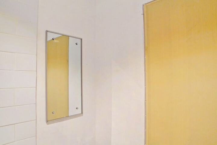 Room 27 of 31