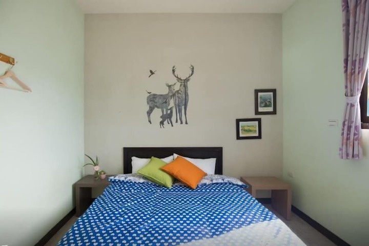 Room 13 of 28