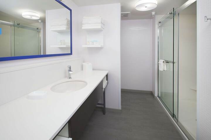 Bathroom shower