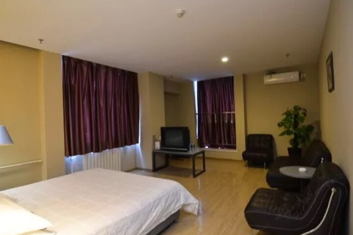 Room 10 of 25