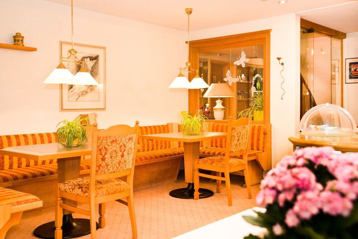 Dining 50 of 72