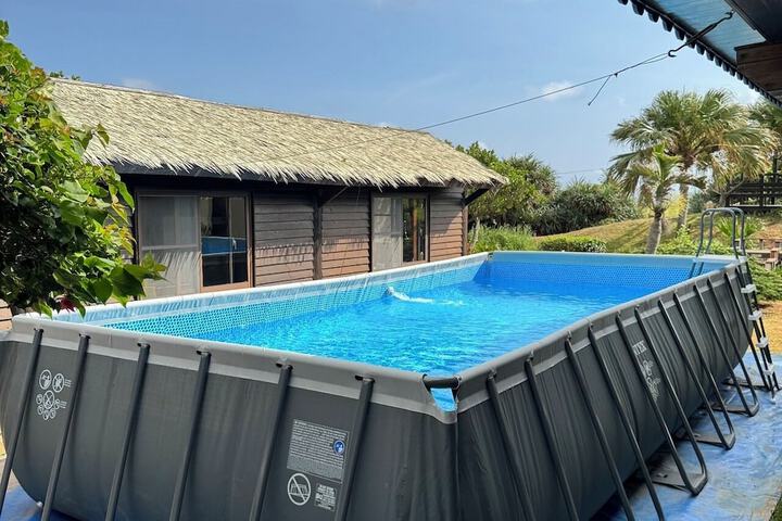 Pool 44 of 91