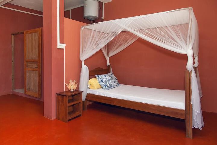 Room 10 of 29