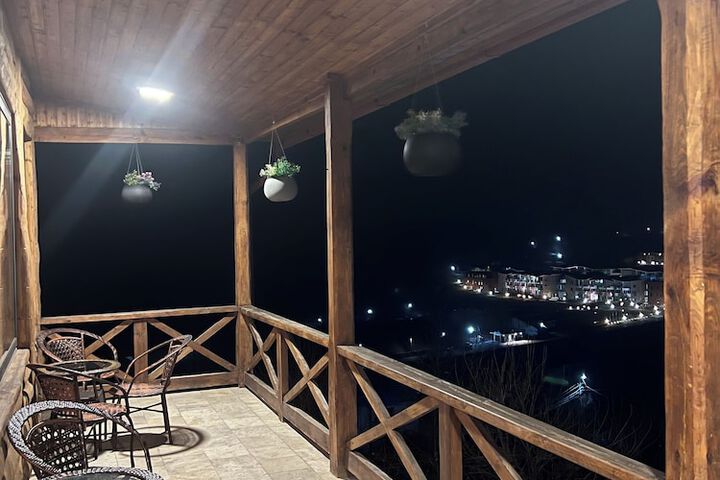 Dining 53 of 65