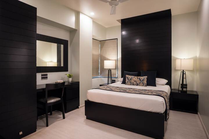 Room 10 of 34