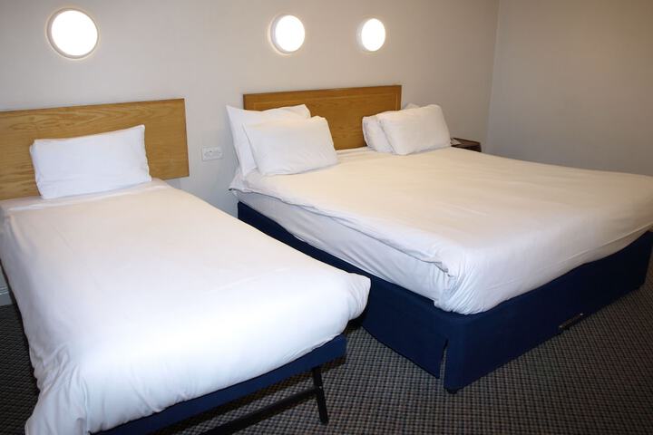 Room 63 of 236