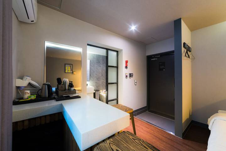 Room 22 of 62