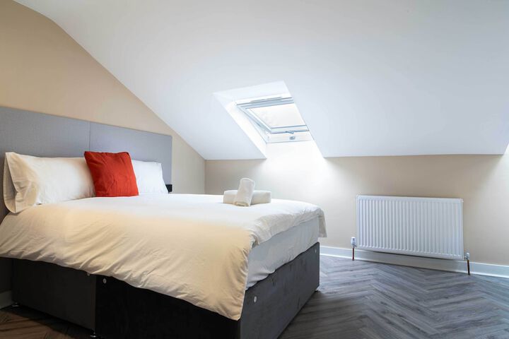 Room 6 of 24