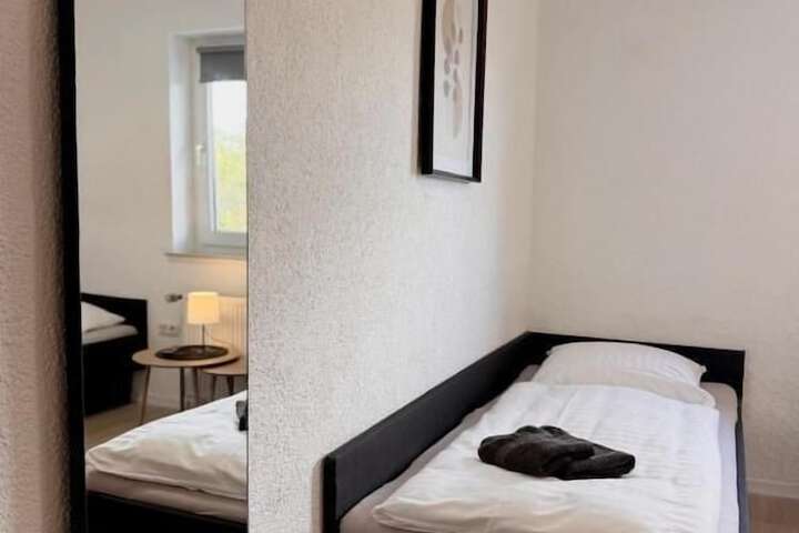 Room 10 of 14