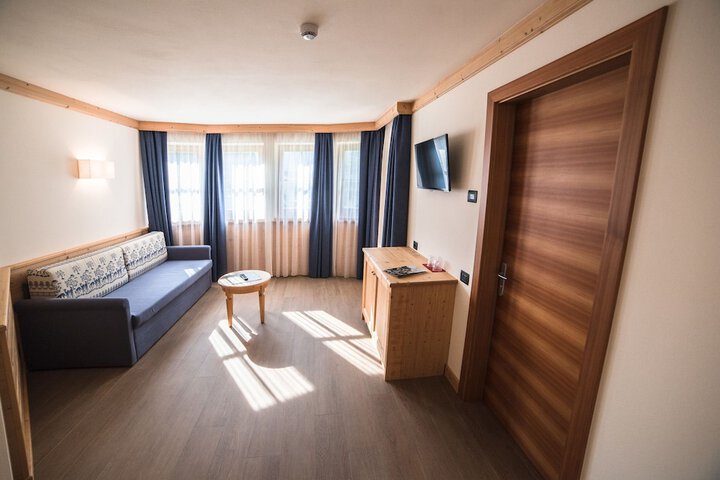 Room 28 of 54