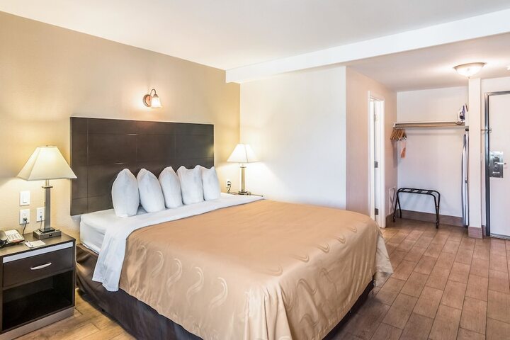 Standard | King Bed (1 of 18)
