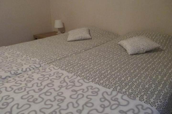Room 7 of 28