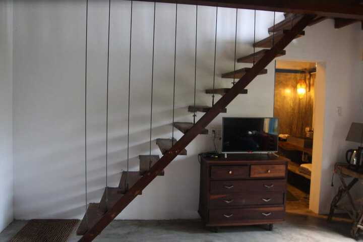 Room 4 of 43