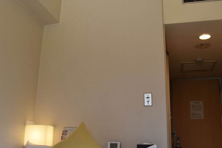 Room 18 of 97