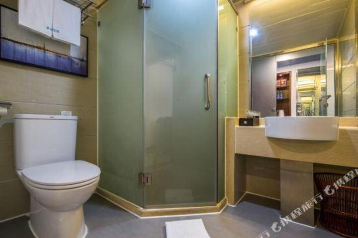 Art Star Hotel (Guangzhou Quzhuang Metro Station)