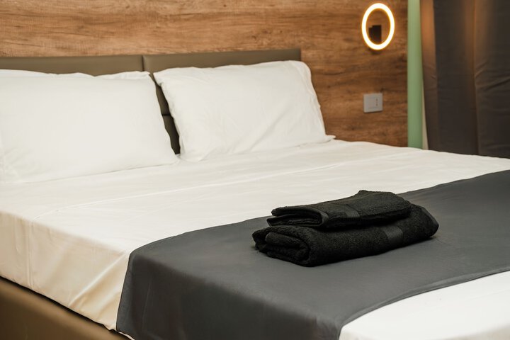 Room 5 of 25