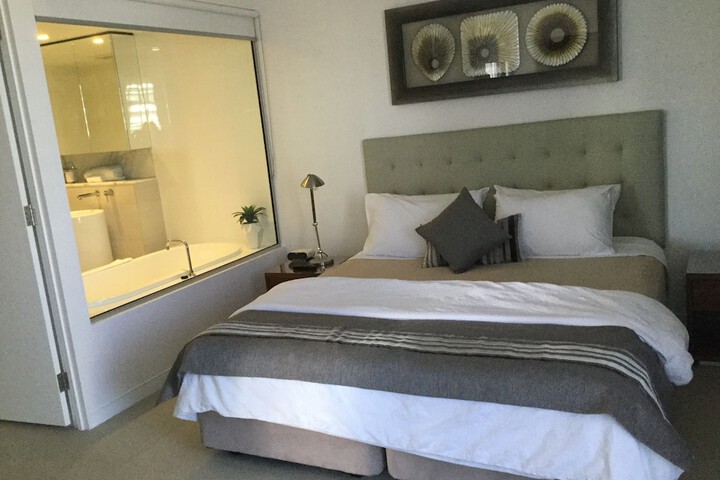 Room 18 of 105