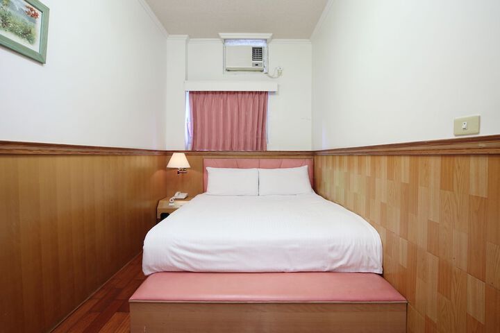 Room 10 of 74