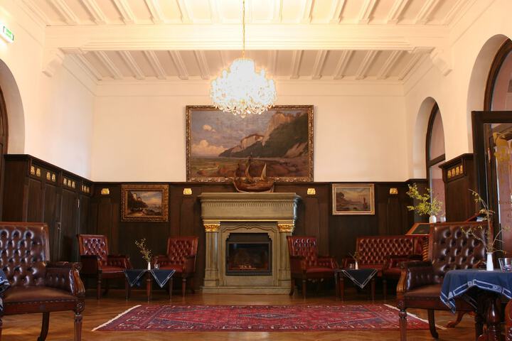 Lobby Entry