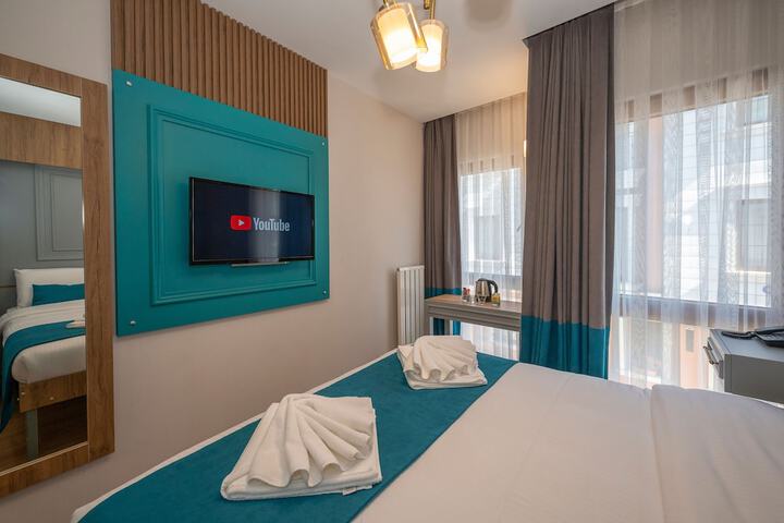 Room 8 of 32