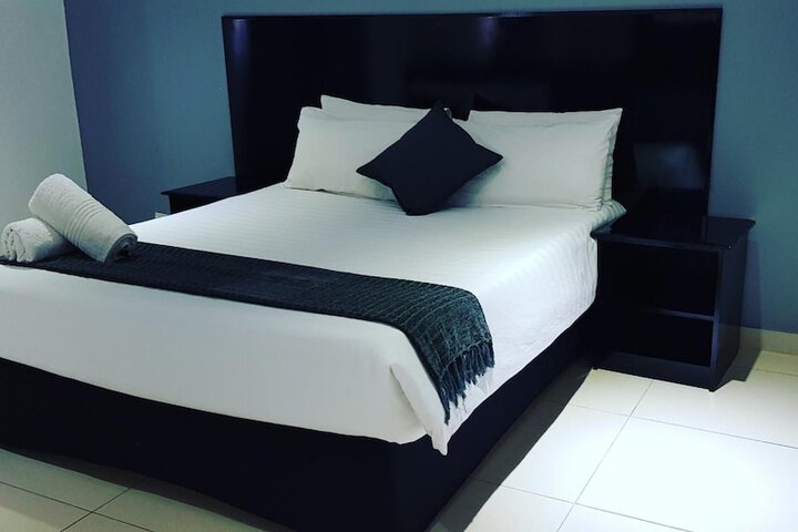 Room 9 of 38