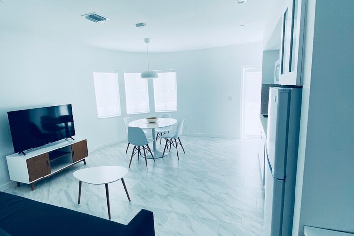 Room 34 of 174