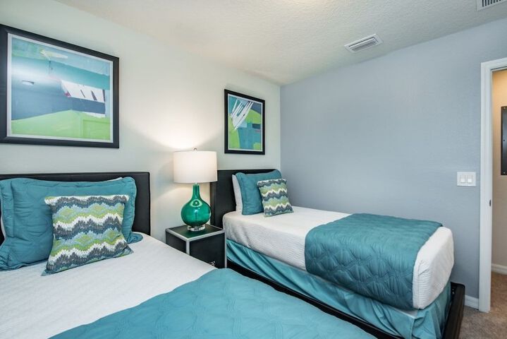 Room 6 of 42