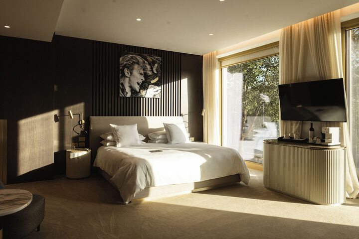Room 15 of 49