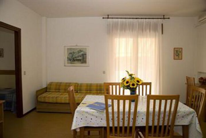 Room 12 of 15