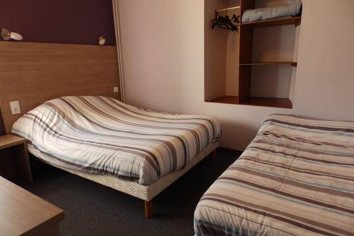Room 5 of 40