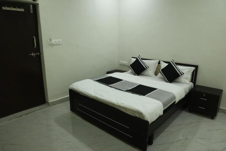 hotel bharosa