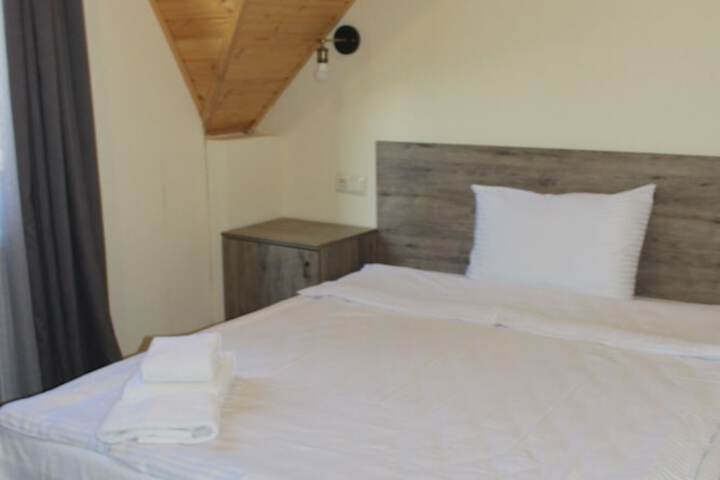 Room 4 of 21