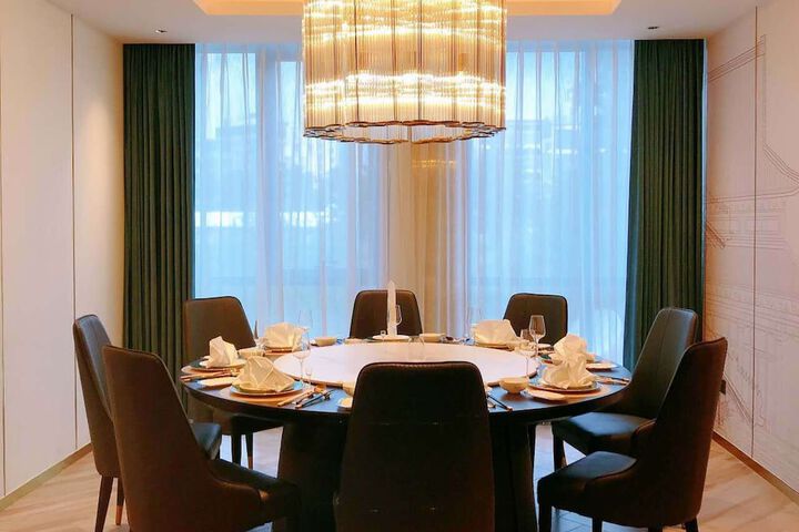 Dining 43 of 51