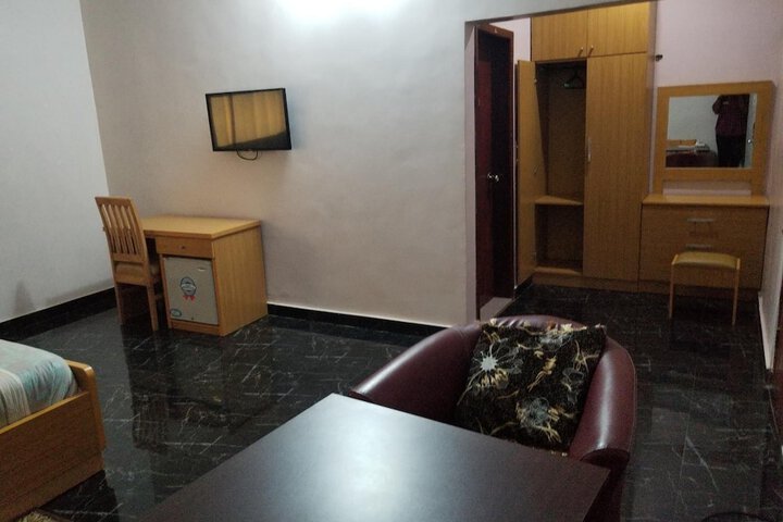 Room 28 of 61