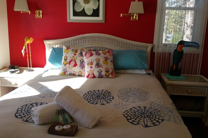 Room 6 of 34