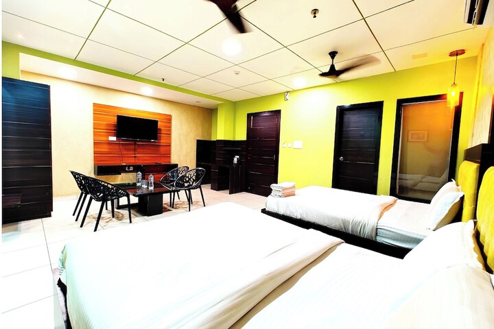 Room 10 of 22