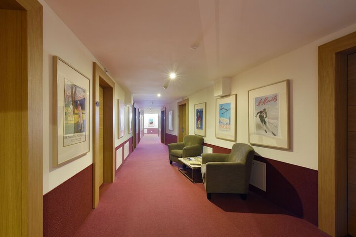 Ballroom/Hall 70 of 74