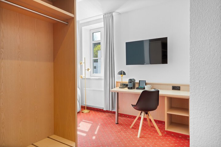 Room 10 of 88