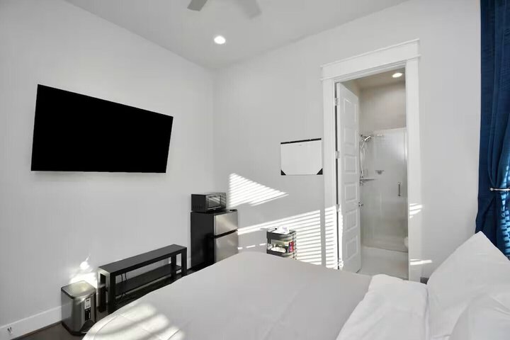 Room 7 of 34